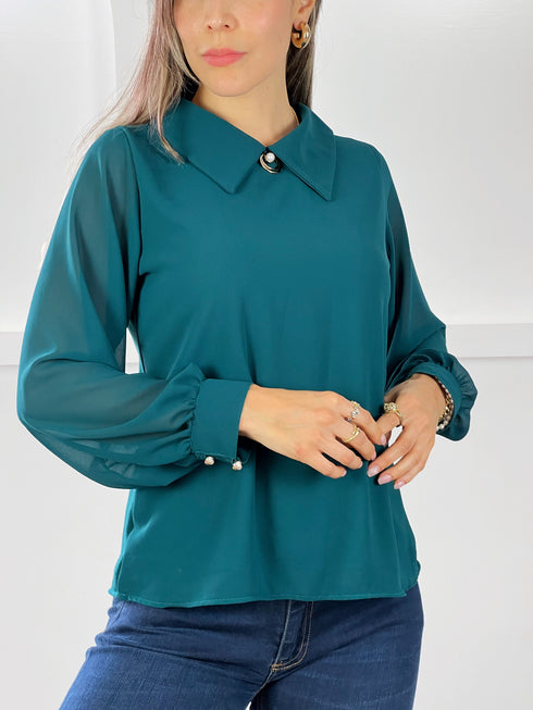 Blusa con Cuello Amplio y Manga Larga